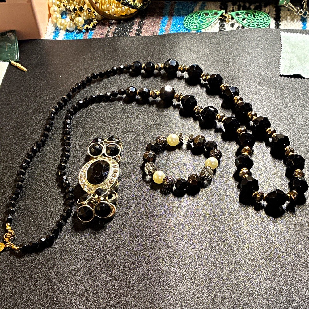 Women's Black Beaded Jewelry Set Gold Tone Necklace Bracelet Ring